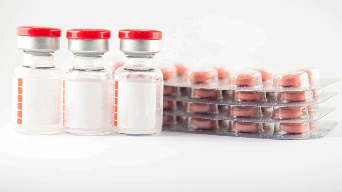 Medicine injection vial and blister pack | ©khuntapol - stock.adobe.com